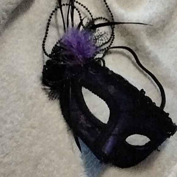 Mask - Picture 2 of 3